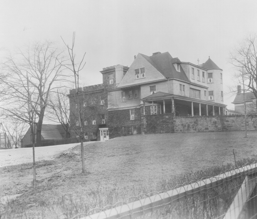 photo of mansion purchased by Mother Cabrini
