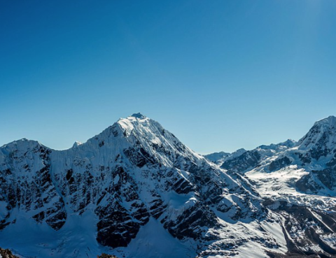 a photo of mountains